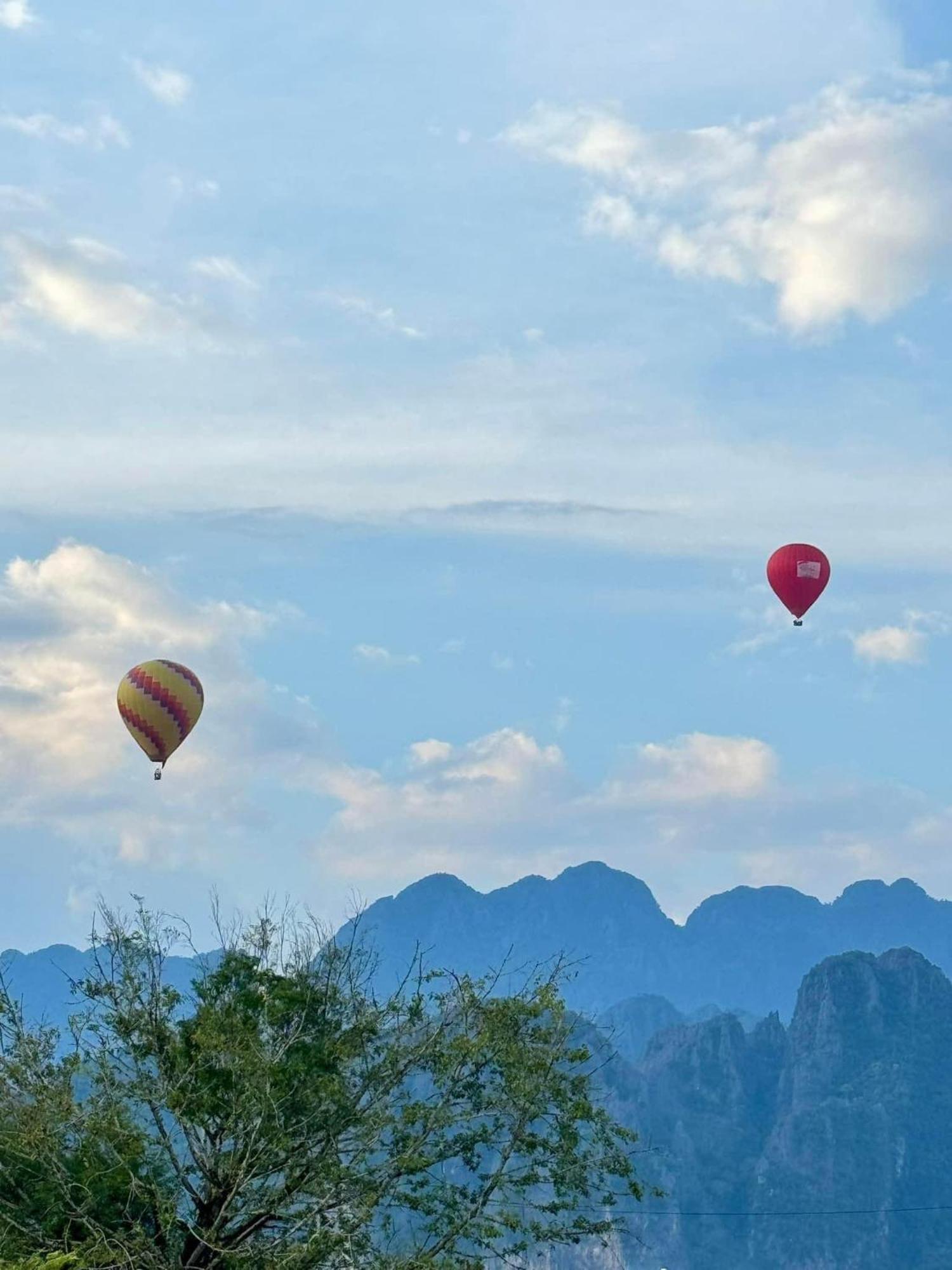Vang Vieng Victory Guesthouse ภายนอก รูปภาพ